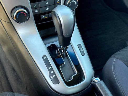 Used 2014 Chevrolet Cruze LT FWD image 29