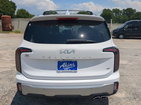 Used 2024 Kia Telluride EX AWD/4WD image 4