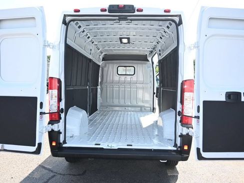 Used 2026 RAM ProMaster 2500 w/ Convenience Group FWD image 11