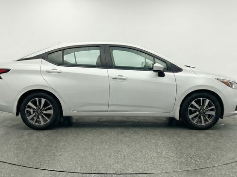 Used 2025 Nissan Versa SV FWD image 11