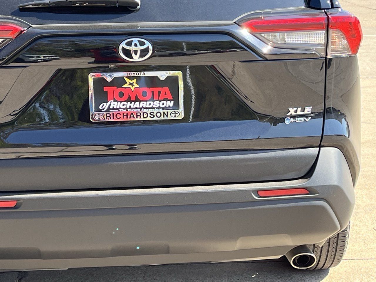 Used 2025 Toyota RAV4 XLE AWD/4WD image 6