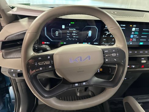 Certified 2024 Kia EV9 Land AWD/4WD image 19