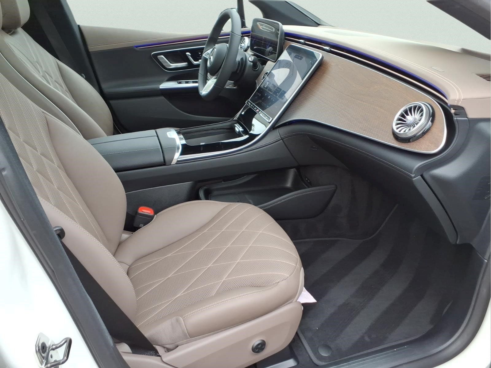Certified 2023 Mercedes-Benz EQE 350+ 4MATIC Sedan image 29
