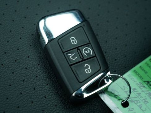 Certified 2023 Volkswagen Atlas SE w/ Panoramic Sunroof Package image 35