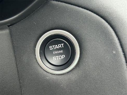 Used 2025 Land Rover Range Rover Velar S image 31