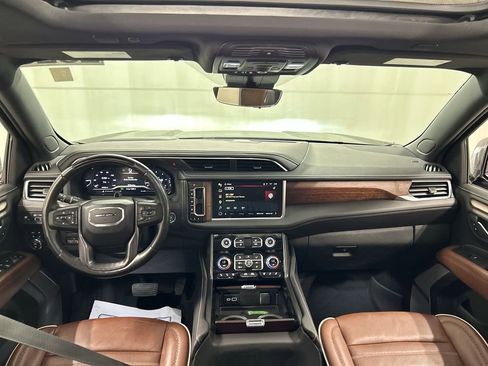 Used 2023 GMC Yukon Denali Ultimate AWD/4WD image 18