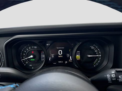 Used 2025 Jeep Wrangler Unlimited Rubicon 4xe w/ Convenience Group image 16