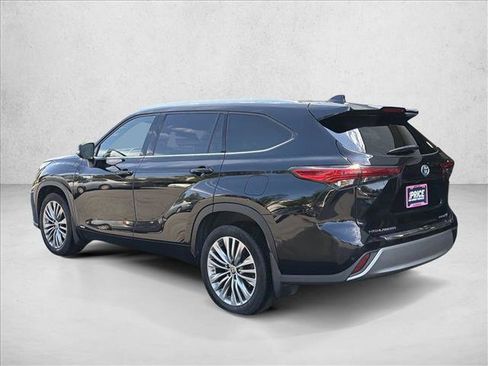Used 2021 Toyota Highlander Platinum AWD/4WD image 7