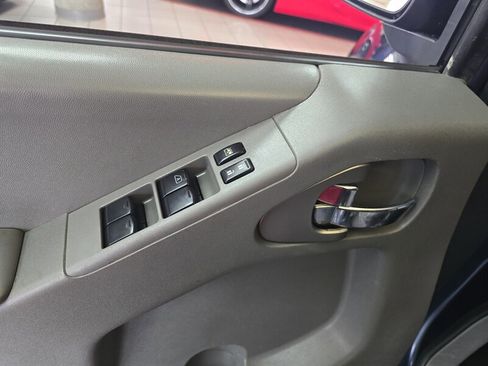 Used 2018 Nissan Frontier SV image 17