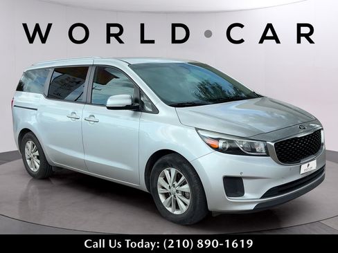 Used 2017 Kia Sedona LX w/ LX Essentials Premium Package FWD image 1