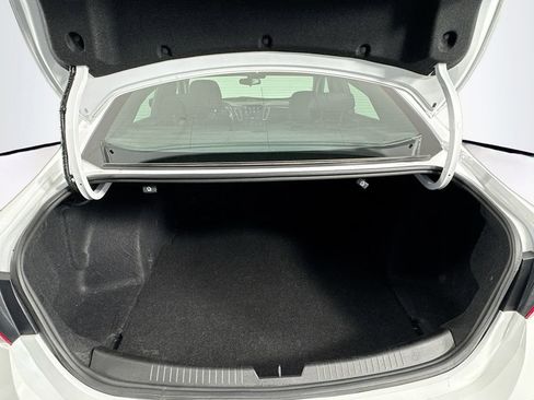 Used 2024 Chevrolet Malibu LT image 31