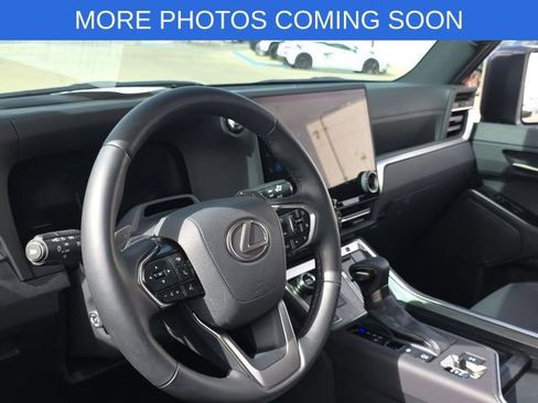 Used 2025 Lexus GX 550 w/ Accessory Package (2T) image 10