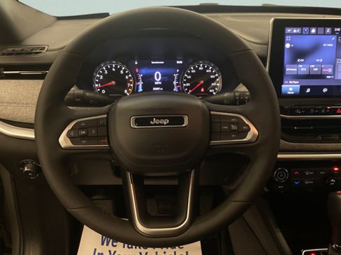 Used 2023 Jeep Compass Latitude w/ Sun and Sound Group AWD/4WD image 24