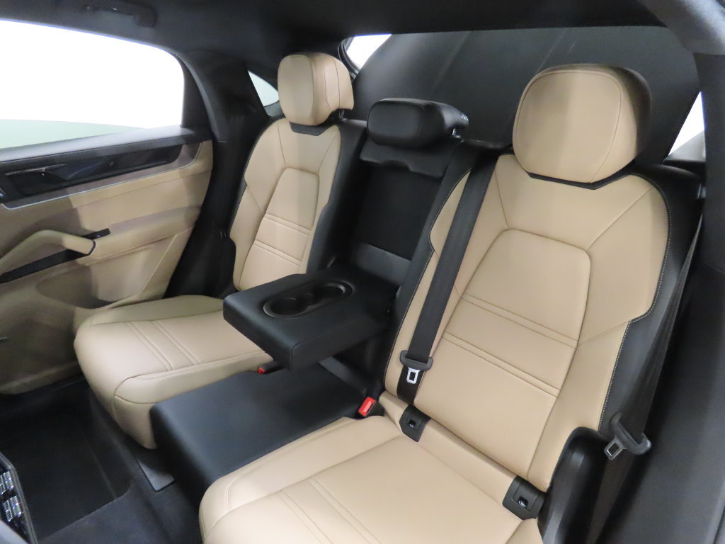 Used 2025 Porsche Cayenne S AWD/4WD image 44
