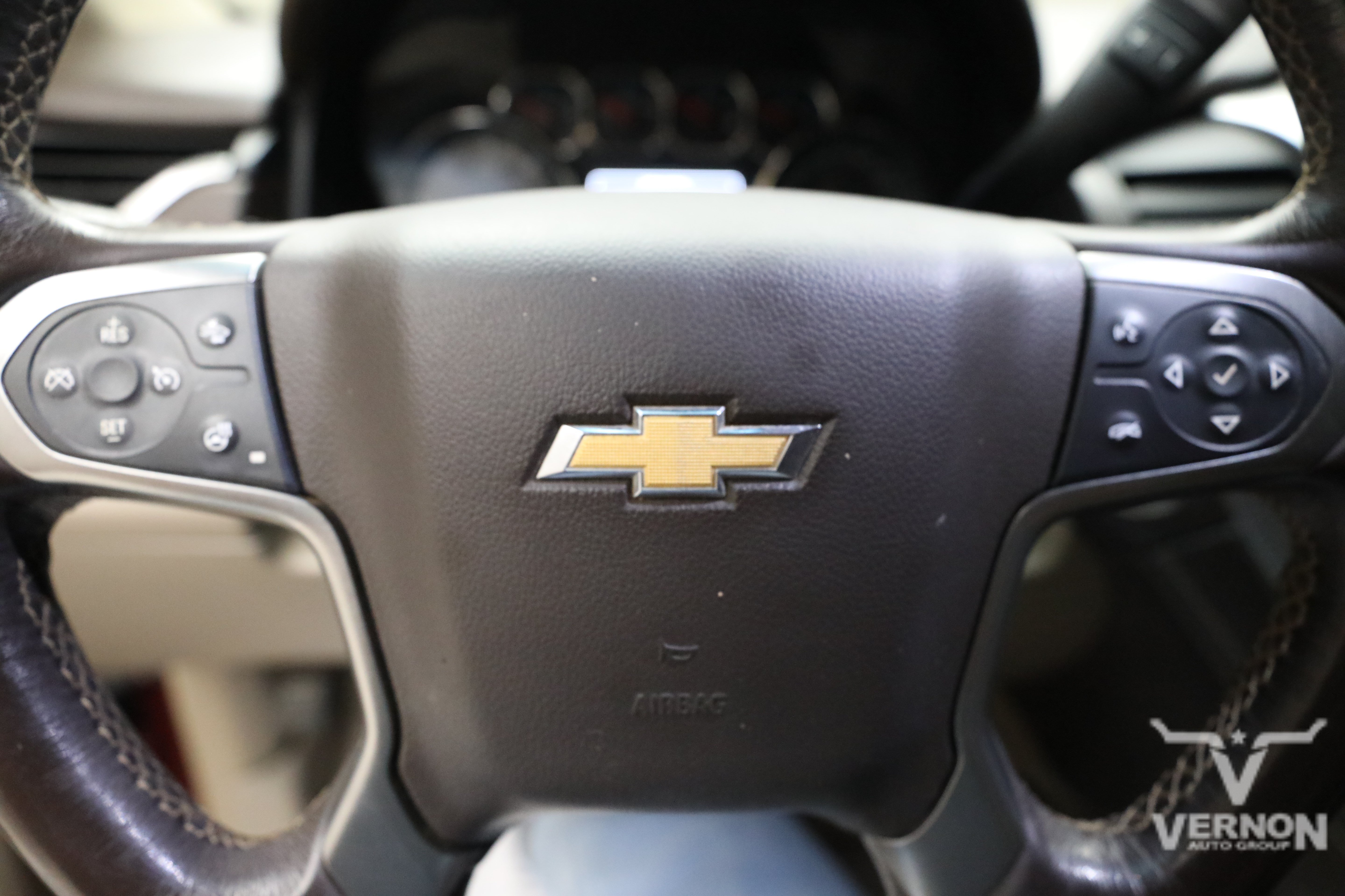 Used 2018 Chevrolet Suburban LT w/ Luxury Package RWD image 21