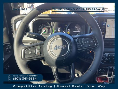 Used 2024 Jeep Wrangler Unlimited image 14