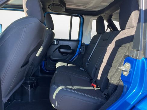 Used 2021 Jeep Wrangler Unlimited Sport image 14