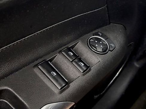 Used 2018 Ford Mustang Premium RWD image 22