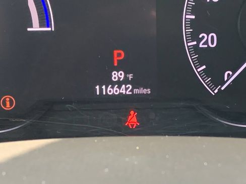 Used 2018 Honda Accord Touring image 10