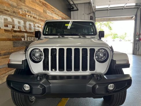 Used 2022 Jeep Wrangler Unlimited Sahara AWD/4WD image 6