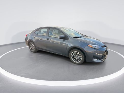 Used 2019 Toyota Corolla XLE image 2