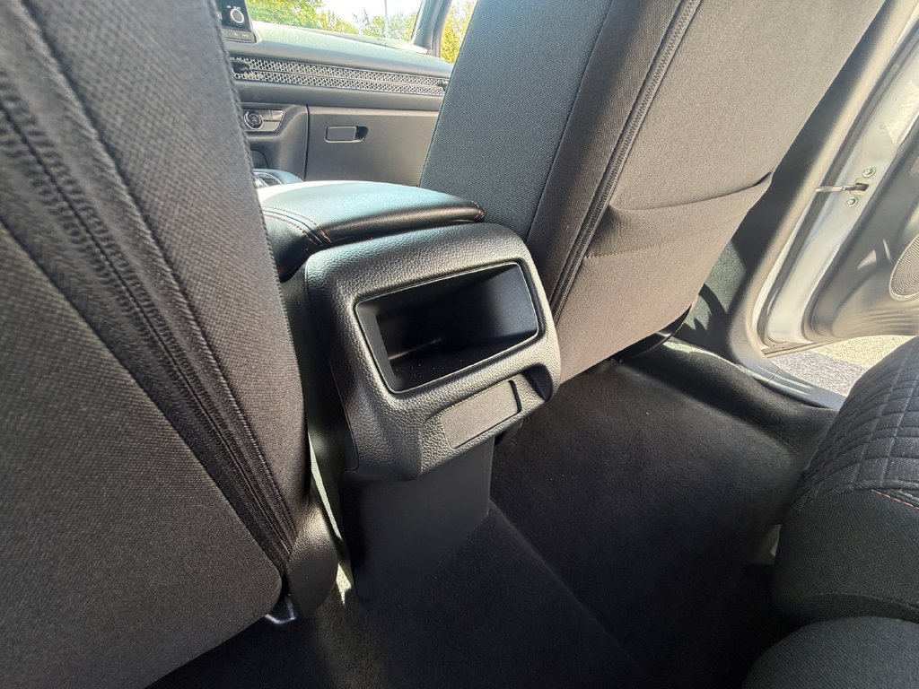 Certified 2025 Honda HR-V Sport image 26