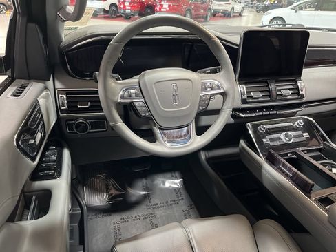 Used 2021 Lincoln Navigator L Reserve w/ Luxury Package AWD/4WD image 23