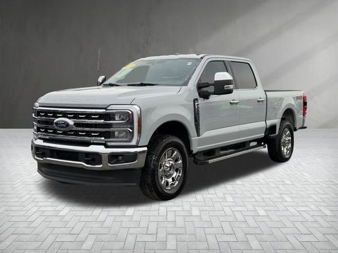 Used 2025 Ford F250 Lariat w/ Chrome Package image 2