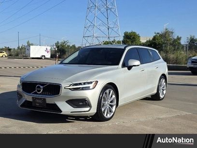 Used 2021 Volvo V60 T5 Momentum