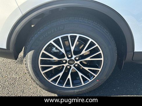 New 2025 Ford Escape SE image 17