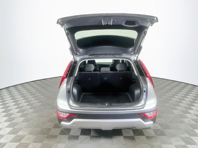 Used 2025 Kia Niro LX FWD image 25
