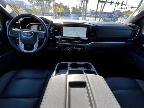 Certified 2025 GMC Sierra 1500 SLT image 13