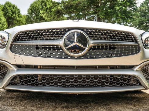 Used 2017 Mercedes-Benz SL 550 image 98