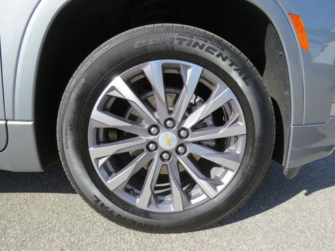 Certified 2023 Chevrolet Traverse Premier w/ LPO, Floor Liner Package image 9