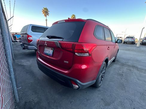 Used 2020 Mitsubishi Outlander LE image 4