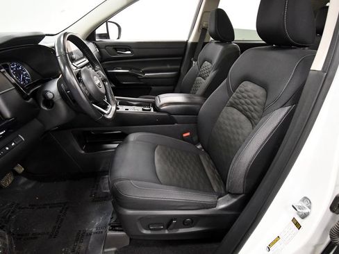 Used 2022 Nissan Pathfinder SV w/ SV Premium Package AWD/4WD image 14