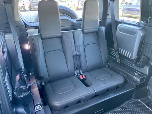 Used 2022 Land Rover Defender 110 X-Dynamic HSE AWD/4WD image 34