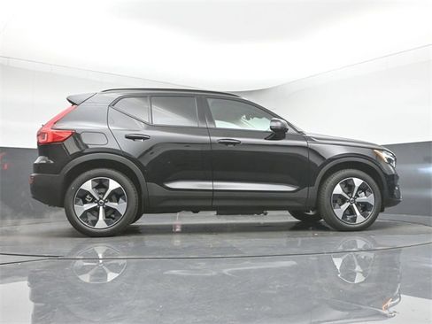 New 2026 Volvo XC40 B4 Plus w/ Protection Package Premier image 43