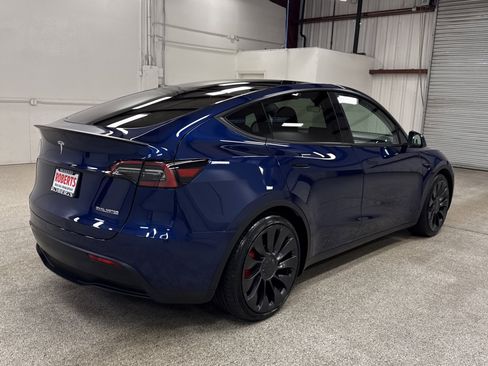 Used 2023 Tesla Model Y Performance image 19