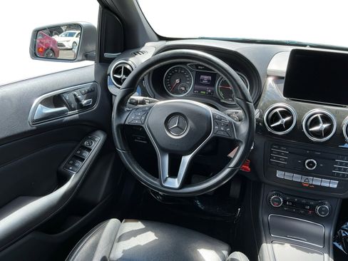 Used 2017 Mercedes-Benz B 250e image 11