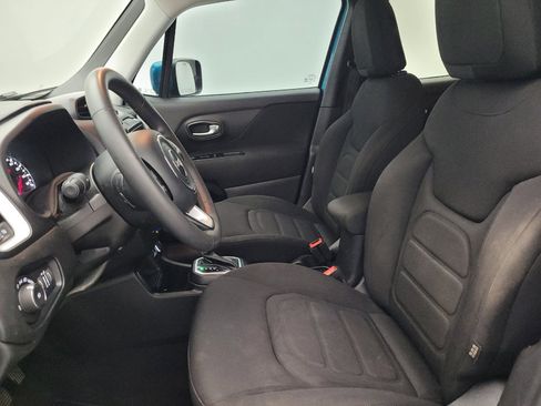 Used 2021 Jeep Renegade Latitude FWD image 17