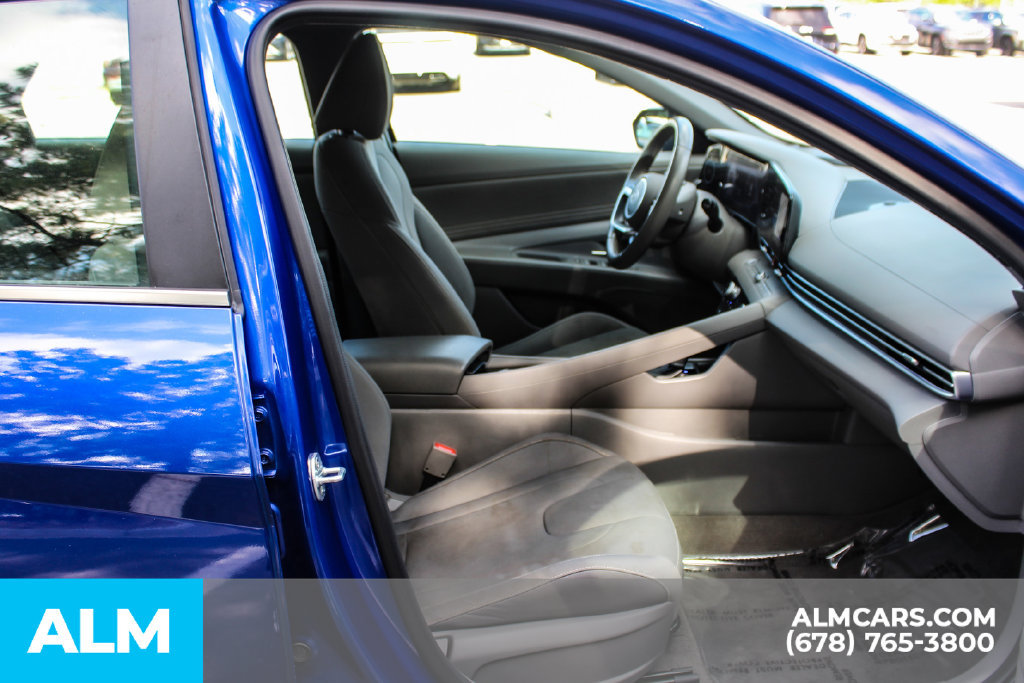 Used 2025 Hyundai Elantra SEL FWD image 20