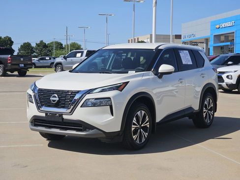 Used 2023 Nissan Rogue SV FWD image 3