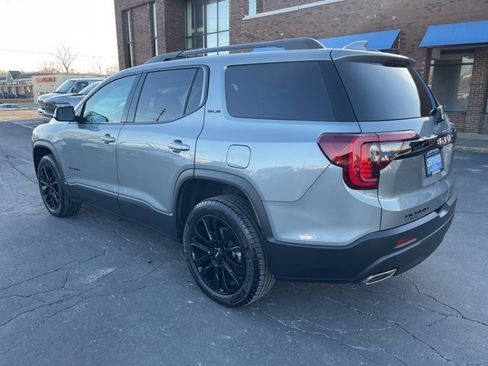 Certified 2023 GMC Acadia SLE w/ Driver Convenience Package image 4