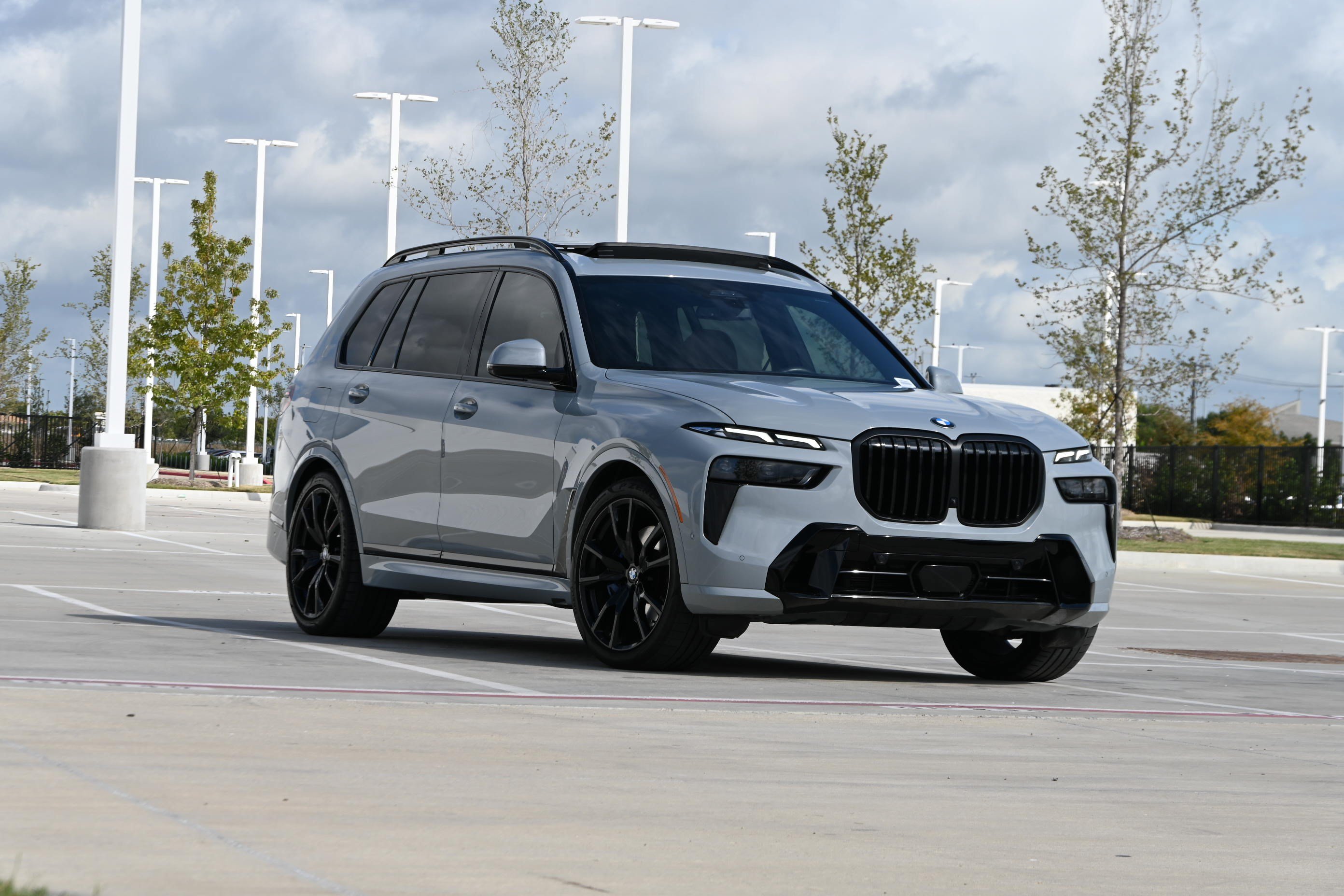 Certified 2025 BMW X7 xDrive40i w/ M Sport Package AWD/4WD image 2