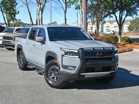 Used 2025 Nissan Frontier Pro-X w/ Pro Convenience Package image 6