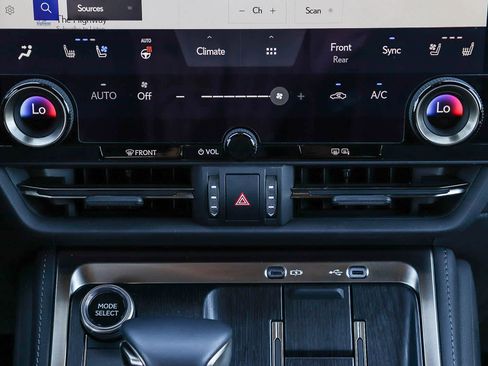 Used 2026 Lexus GX 550 w/ Accessory Package (ZB) AWD/4WD image 19
