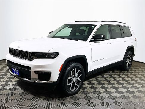 Used 2024 Jeep Grand Cherokee L Limited w/ Luxury Tech Group II image 4