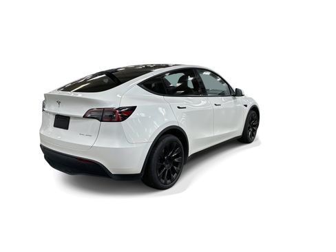 Certified 2023 Tesla Model Y AWD image 6