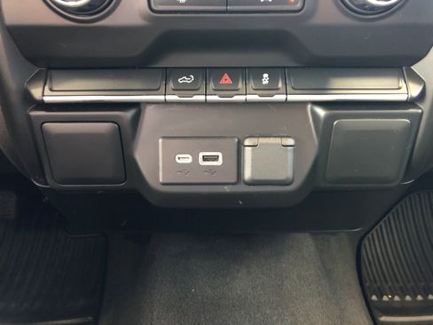 Used 2021 Chevrolet Silverado 1500 Custom AWD/4WD image 22